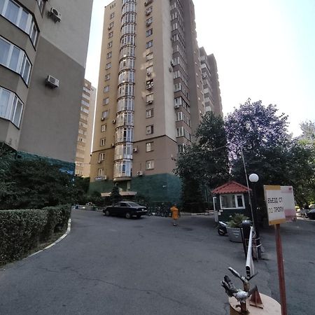 Xxx.Ata 2 Apartamento Almaty Exterior foto