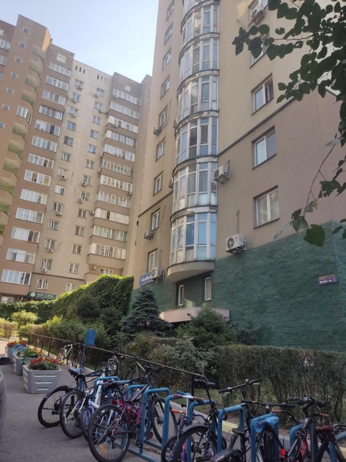 Xxx.Ata 2 Apartamento Almaty Exterior foto